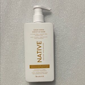 Native Sugar Cookie Shampoo - White and Gold ⭐️2 for 15⭐️